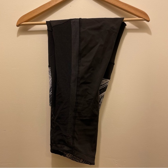 Lululemon Hot To Street Crop - Picture 8 of 9